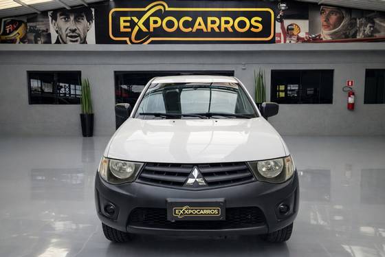 MITSUBISHI L200 TRITON 3.2 GL 4X4 CD 16V TURBO INTERCOLER DIESEL 4P MANUAL MITSUBISHI L200 TRITON 3.2 GL 4X4 CD 16V TURBO INTERCOLER DIESEL 4P MANUAL